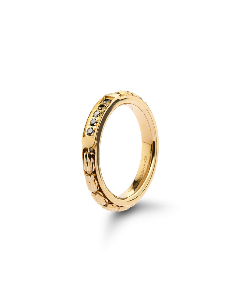 Goddess Ring in 18kt Gold and Black Diamonds