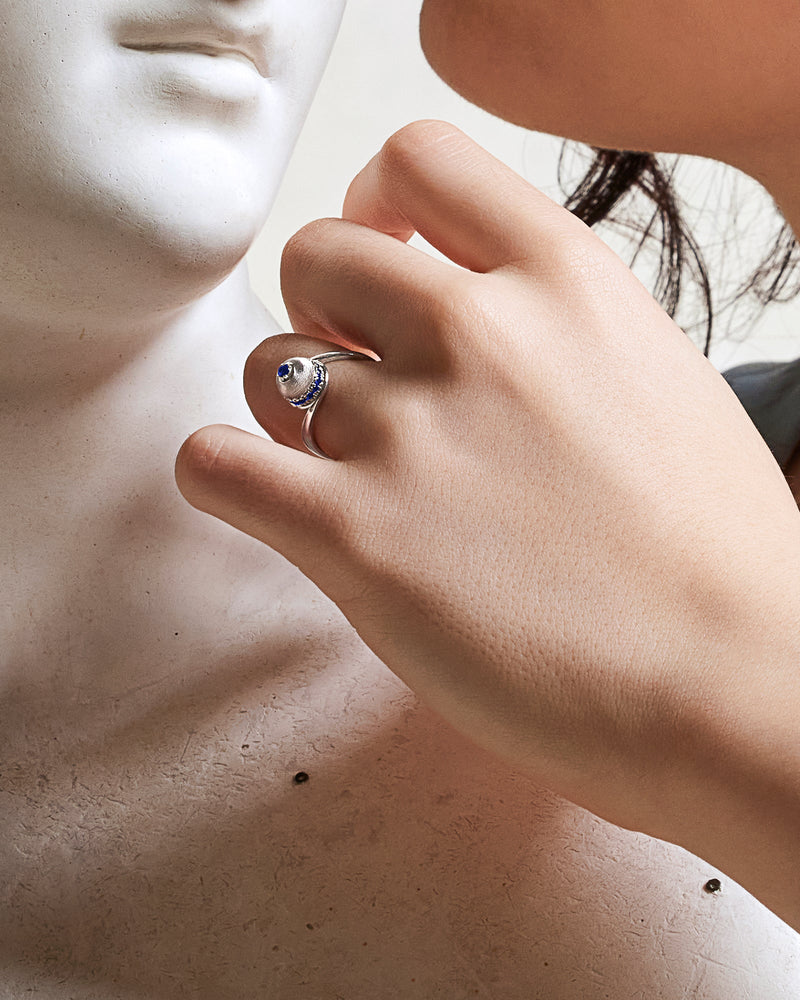 Empire Ring in 18kt White Gold and Sapphires